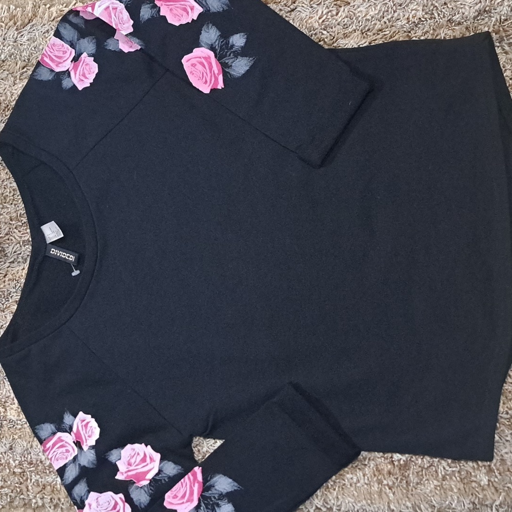 Closet ClosingSale-H&M Divided Black Floral Sleeve Sweatshirt
